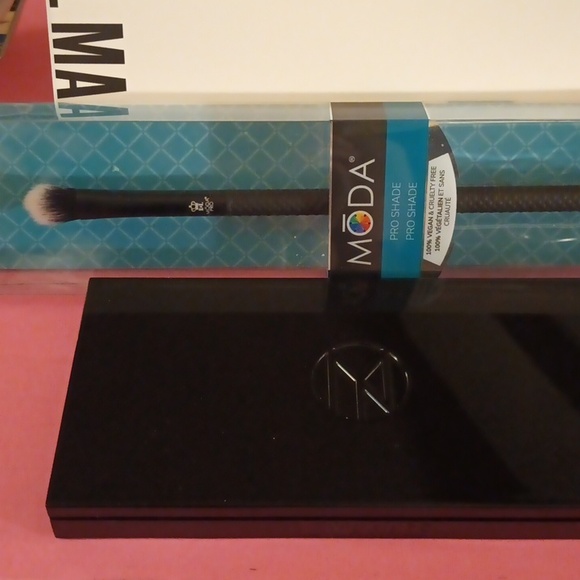 🖤Il Makiage "Shade Addict" 8 Large Pans! Beige-Brown - Picture 5 of 5